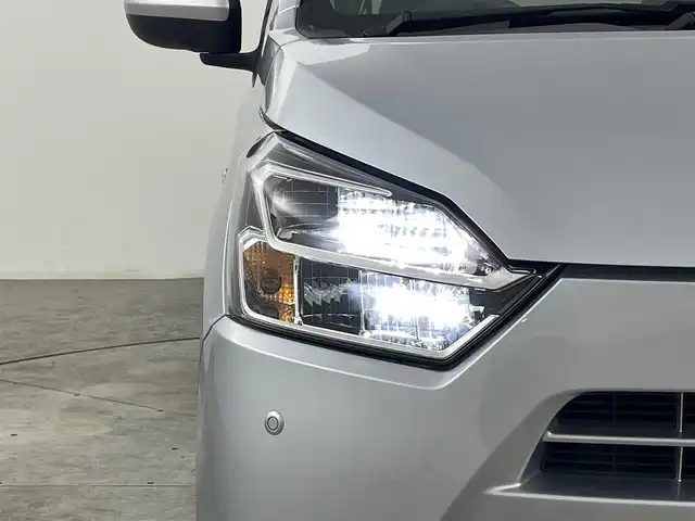 ダイハツ ミラ イース X SAⅢ 福島県 2022(令4)年 2.9万km ブライトシルバーメタリック 純正オーディオ/【AM/FM/CD/AUX】/衝突軽減ブレーキ/オートマチックハイビーム/前後コーナーセンサー/LEDヘッドライト/・オートライト/ABS/横滑り防止装置/盗難防止装置/アイドリングストップ/純正フロアマット/ドアバイザー/ベンチシート/リモコンキー