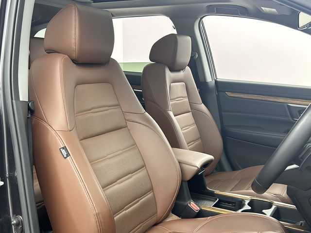 ホンダ ＣＲ－Ｖ ハイブリッド e:HEV EX マスターピース 兵庫県 2019(平31)年 3.6万km ルーセブラックM ・純正ナビ&BT&TV&USB&SD/・ビルトインETC2.0/・バックカメラ/・前後ドライブレコーダー/・レーダークルーズコントロール/・ホンダセンシング/・レーンキープアシスト/・衝突軽減ブレーキ/・クリアナンスソナー/・BSM/・コンフォートビュー/・LEDオートライト/・フォグランプ/・オートマチックハイビーム/・パワーバックドア/・サンルーフ/・レザーシート/・シートヒーター/・パワーシート/・メモリシート/・革巻きステアリング/・パドルシフト/・ステアリングスイッチ/・純正18インチアルミホイール/・純正フロアマット/・W＋サイドエアバック/・カーテンエアバック/・電動パーキングブレーキ/・ブレーキホールド/・スマートキー/・純正アンダーエアロ/・スペアキー/・プッシュスタート