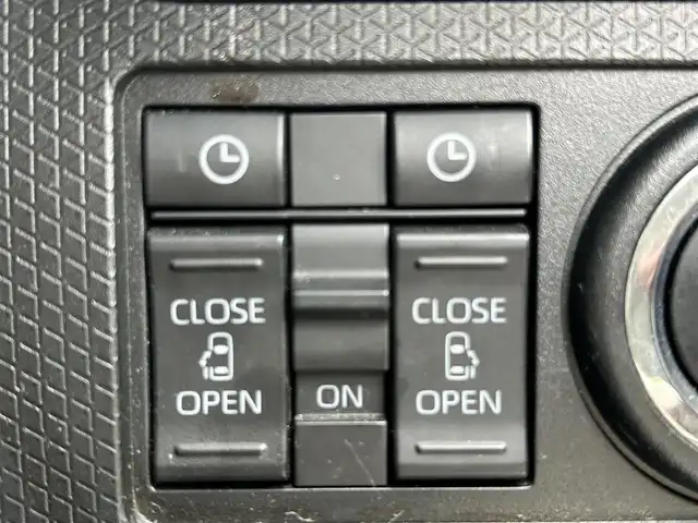 ダイハツ タント カスタム RS 福岡県 2023(令5)年 2.2万km シャイニングホワイトパール ・ナビ/（BLUETOOTH/フルセグ/バックカメラ/・ETC/・スペアキー/・純正フロアマット/・シートヒーター/・両側パワースライドドア/・コーナーセンサー/・クリアランスソナー/・アイドリングストップ/・電動格納ミラー/・ハーフレザーシート