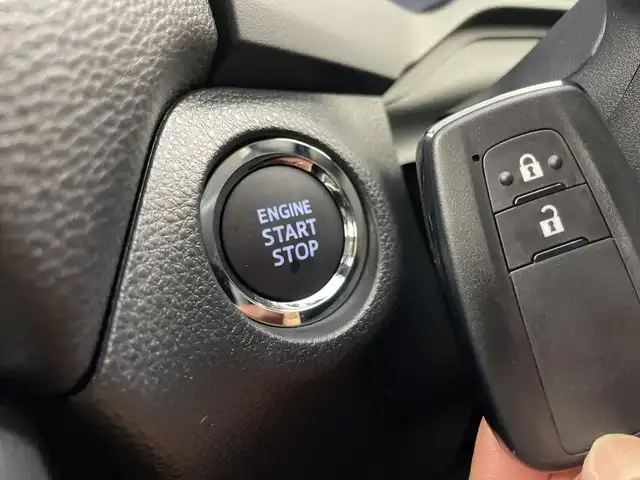 トヨタ ＲＡＶ４ アドベンチャー 群馬県 2025(令7)年 0.1万km未満 グレーメタリック 登録済未使用車　純正１０．５型ナビ　フルセグＴＶ　バックカメラ　ルーフレール　シートヒーター／エアーシート　ステアリングヒーター　衝突被害軽減ブレーキ　レーンアシスト　ＢＳＭ　ＥＴＣ２．０　禁煙車