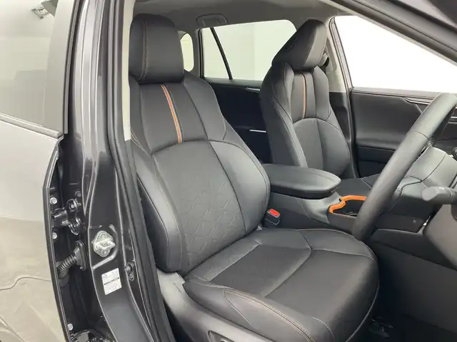 トヨタ ＲＡＶ４ アドベンチャー 群馬県 2025(令7)年 0.1万km未満 グレーメタリック 登録済未使用車　純正１０．５型ナビ　フルセグＴＶ　バックカメラ　ルーフレール　シートヒーター／エアーシート　ステアリングヒーター　衝突被害軽減ブレーキ　レーンアシスト　ＢＳＭ　ＥＴＣ２．０　禁煙車