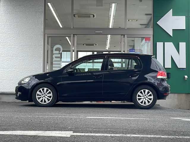 フォルクスワーゲン ゴルフ TSI トレンドライン 愛知県 2012(平24)年 4.3万km ディープブラックパールエフェクト ワンオーナー/純正ナビ、フルセグTV/ETC/ドライブレコーダー/走行中視聴可能/オートライト/スペアキー/保証書、取説
