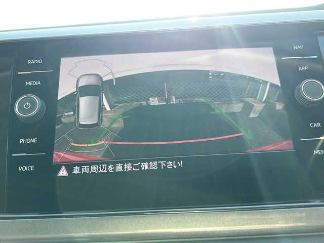 フォルクスワーゲン ポロ TSIハイライン 福島県 2018(平30)年 3.7万km フラッシュレッド ワンオーナー/純正ナビ/（AppleCarPlay&BT&ラジオ＆DVD＆CD）/レーダークルーズコントロール/ビルトインＥＴＣ2.0/社外BBS17inアルミホイール/オートライト/ＬＥＤライト/ウィンカーミラー/電動格納ミラー/スマートキー/プッシュスタート/Ｗ＋サイドエアバッグ/ＡＢＳ/保証書/取扱説明書/USBポート×2/電源ソケット/ステアリングスイッチ/パーキングアシスト機能付き/MTモード付AT/アイドリングストップ/コーナーセンサー前後/純正ホイール付き