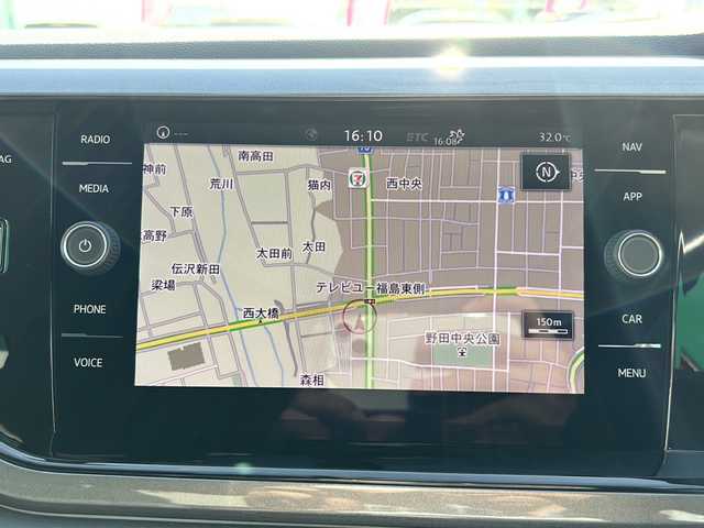 フォルクスワーゲン ポロ TSIハイライン 福島県 2018(平30)年 3.7万km フラッシュレッド ワンオーナー/純正ナビ/（AppleCarPlay&BT&ラジオ＆DVD＆CD）/レーダークルーズコントロール/ビルトインＥＴＣ2.0/社外BBS17inアルミホイール/オートライト/ＬＥＤライト/ウィンカーミラー/電動格納ミラー/スマートキー/プッシュスタート/Ｗ＋サイドエアバッグ/ＡＢＳ/保証書/取扱説明書/USBポート×2/電源ソケット/ステアリングスイッチ/パーキングアシスト機能付き/MTモード付AT/アイドリングストップ/コーナーセンサー前後/純正ホイール付き