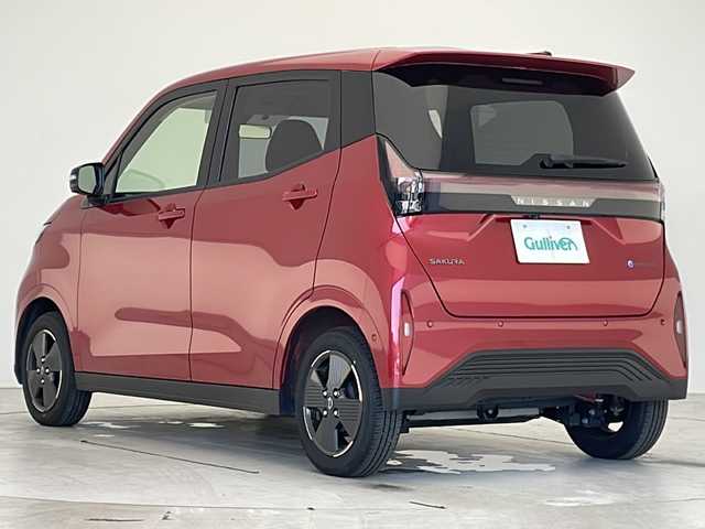 日産 サクラ X 愛知県 2023(令5)年 0.7万km スパークリングレッドM 衝突軽減システム/純正9型ディズプレイオーディオ　ナビ機能なし/Bluetooth/バックカメラ/コーナーセンサー/純正アルミホイール/LEDヘッドライト/ETC/ステアリングスイッチ/スマートキー/プッシュスタート