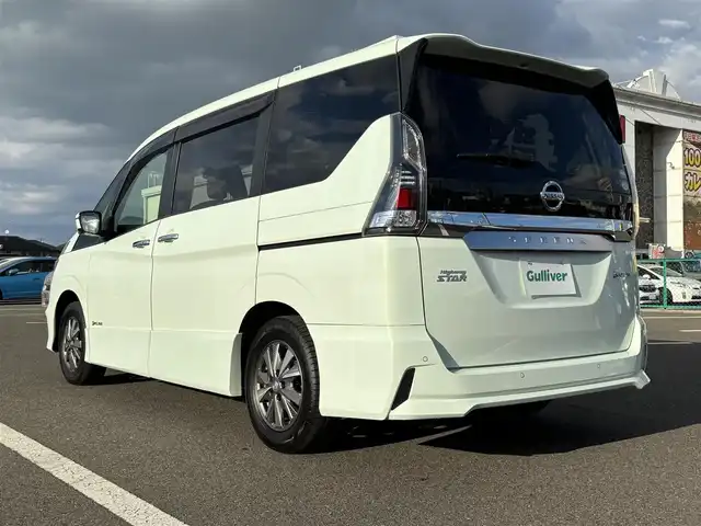 日産 セレナ e－パワー ハイウェイスター V 大分県 2018(平30)年 5.8万km ミントホワイトP ・純正ナビ(DVD/CD/BT/SD)/・アラウンドビューモニター/・フリップダウンモニター/・両側パワースライドドア/・エマージェンシーブレーキ/・コーナーセンサー/・ドライブレコーダー/・ETC/・デジタルインナーミラー/・ブラウンハーフレザー/・ステアリングリモコン/・ステアリングヒーター/・クルーズコントロール/・シートヒーター/・スマートキー/・純正アルミホイール