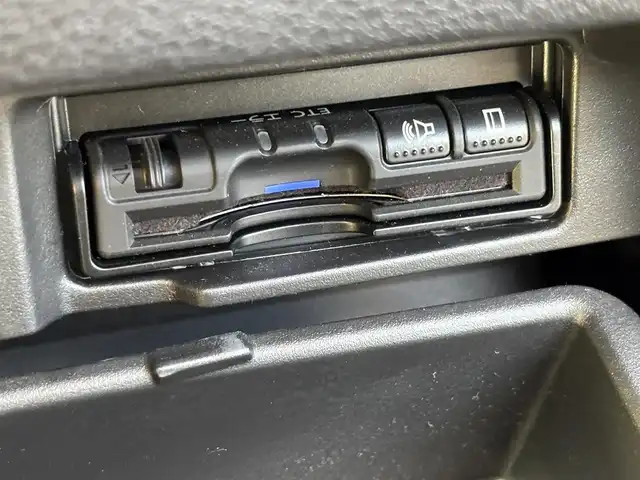 日産 セレナ e－パワー ハイウェイスター V 大分県 2018(平30)年 5.8万km ミントホワイトP ・純正ナビ(DVD/CD/BT/SD)/・アラウンドビューモニター/・フリップダウンモニター/・両側パワースライドドア/・エマージェンシーブレーキ/・コーナーセンサー/・ドライブレコーダー/・ETC/・デジタルインナーミラー/・ブラウンハーフレザー/・ステアリングリモコン/・ステアリングヒーター/・クルーズコントロール/・シートヒーター/・スマートキー/・純正アルミホイール