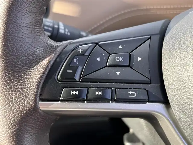 日産 セレナ e－パワー ハイウェイスター V 大分県 2018(平30)年 5.8万km ミントホワイトP ・純正ナビ(DVD/CD/BT/SD)/・アラウンドビューモニター/・フリップダウンモニター/・両側パワースライドドア/・エマージェンシーブレーキ/・コーナーセンサー/・ドライブレコーダー/・ETC/・デジタルインナーミラー/・ブラウンハーフレザー/・ステアリングリモコン/・ステアリングヒーター/・クルーズコントロール/・シートヒーター/・スマートキー/・純正アルミホイール