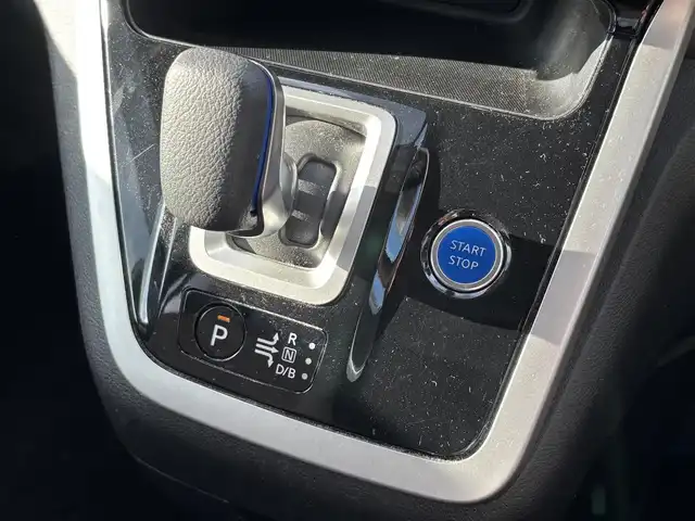 日産 セレナ e－パワー ハイウェイスター V 大分県 2018(平30)年 5.8万km ミントホワイトP ・純正ナビ(DVD/CD/BT/SD)/・アラウンドビューモニター/・フリップダウンモニター/・両側パワースライドドア/・エマージェンシーブレーキ/・コーナーセンサー/・ドライブレコーダー/・ETC/・デジタルインナーミラー/・ブラウンハーフレザー/・ステアリングリモコン/・ステアリングヒーター/・クルーズコントロール/・シートヒーター/・スマートキー/・純正アルミホイール