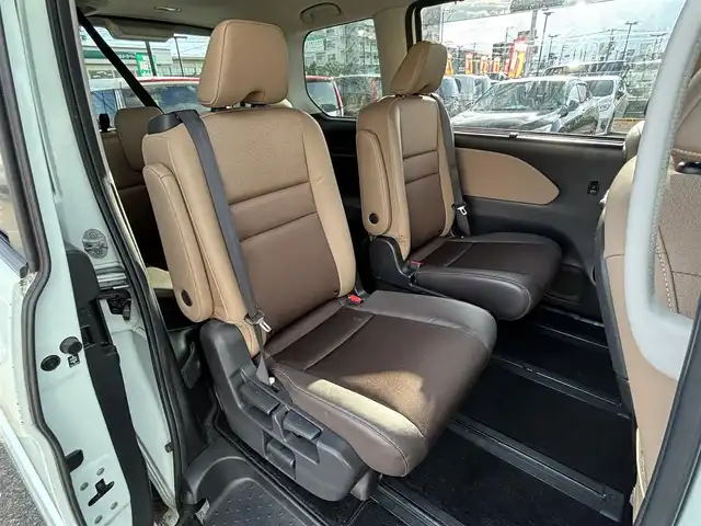 日産 セレナ e－パワー ハイウェイスター V 大分県 2018(平30)年 5.8万km ミントホワイトP ・純正ナビ(DVD/CD/BT/SD)/・アラウンドビューモニター/・フリップダウンモニター/・両側パワースライドドア/・エマージェンシーブレーキ/・コーナーセンサー/・ドライブレコーダー/・ETC/・デジタルインナーミラー/・ブラウンハーフレザー/・ステアリングリモコン/・ステアリングヒーター/・クルーズコントロール/・シートヒーター/・スマートキー/・純正アルミホイール