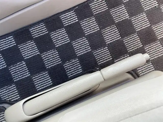 マツダ ＭＰＶ スポーツ 千葉県 2005(平17)年 6万km サンライトシルバーメタリック 社外７インチナビ/後席フリップダウンモニター/ワンセグＴＶ/両側パワースライドドア/Ｂｌｕｅｔｏｏｔｈ/電格ミラー/ステアリングスイッチ/スマートキー/社外アルミホイール/パワーウィンドウ