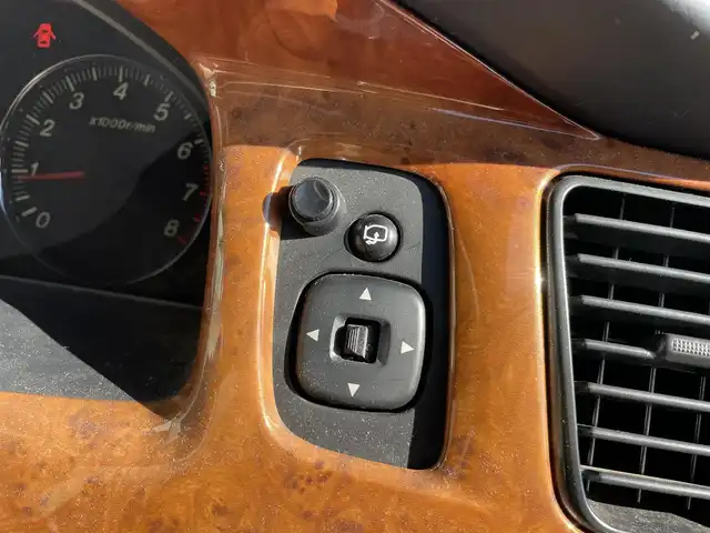 マツダ ＭＰＶ スポーツ 千葉県 2005(平17)年 6万km サンライトシルバーメタリック 社外７インチナビ/後席フリップダウンモニター/ワンセグＴＶ/両側パワースライドドア/Ｂｌｕｅｔｏｏｔｈ/電格ミラー/ステアリングスイッチ/スマートキー/社外アルミホイール/パワーウィンドウ