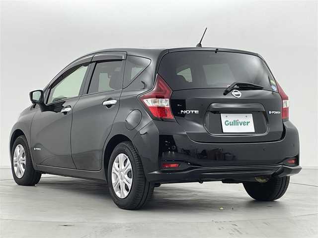 日産 ノート e－パワー X 群馬県 2017(平29)年 4.6万km スーパーブラック 純正7インチナビ（Bluetooth/フルセグ/SD/CD/DVD/USB）　インテリジェントアラウンドビューモニター　デジタルインナーミラー　前後方向ドライブレコーダー　ETC　LEDヘッドライト　プッシュスタート　スマートキー　オートライト　オートエアコン　レーンキープアシスト　純正フロアマット
