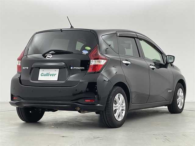 日産 ノート e－パワー X 群馬県 2017(平29)年 4.6万km スーパーブラック 純正7インチナビ（Bluetooth/フルセグ/SD/CD/DVD/USB）　インテリジェントアラウンドビューモニター　デジタルインナーミラー　前後方向ドライブレコーダー　ETC　LEDヘッドライト　プッシュスタート　スマートキー　オートライト　オートエアコン　レーンキープアシスト　純正フロアマット