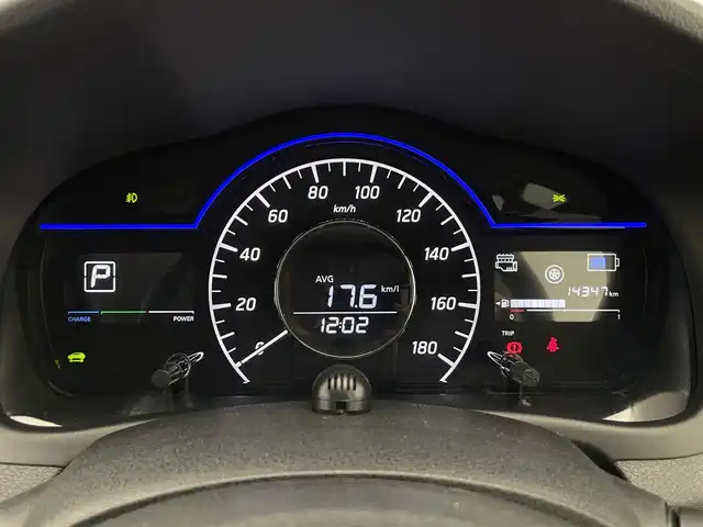 日産 ノート e－パワー メダリスト 愛知県 2018(平30)年 1.5万km ブリリアントホワイトパール 純正ナビ　茶ハーフレザー　禁煙車　追従クルコン　エマージェンシーブレーキ　ＬＥＤオートライト　レーンキープ　コーナーセンサー　Ｂｌｕｅｔｏｏｔｈ　バックカメラ　衝突軽減　プッシュスタート　スマートキー