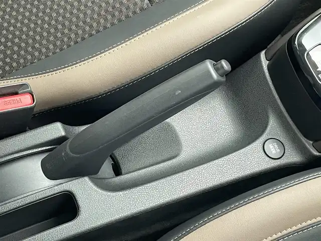 日産 ノート e－パワー メダリスト 愛知県 2018(平30)年 1.5万km ブリリアントホワイトパール 純正ナビ　茶ハーフレザー　禁煙車　追従クルコン　エマージェンシーブレーキ　ＬＥＤオートライト　レーンキープ　コーナーセンサー　Ｂｌｕｅｔｏｏｔｈ　バックカメラ　衝突軽減　プッシュスタート　スマートキー