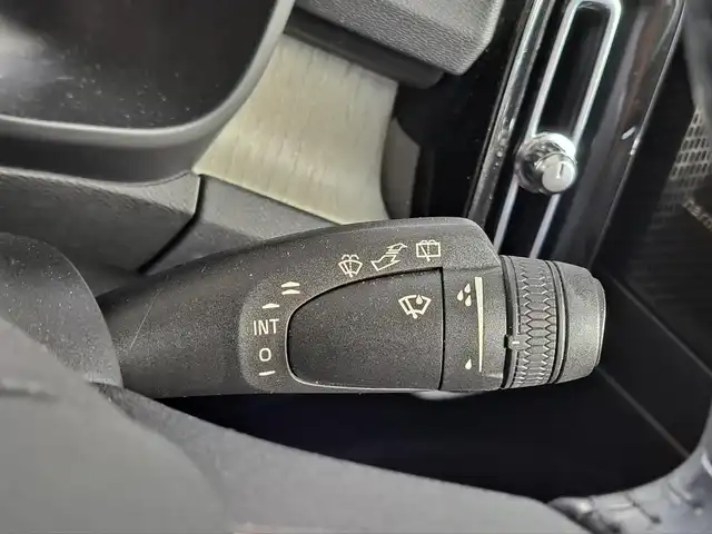 ボルボ ＸＣ４０ B4 AWD インスクリプション 大阪府 2020(令2)年 3.8万km ぺブルグレー /禁煙車//純正9インチディスプレイナビ/・FM・AM・BT・フルセグTV・Applecarplay・AndroidAuto//ハーマンカードンサウンド//アンバーレザーシート//前席シートヒーター・パワーシート//全方位カメラ//ハンズフリーパワーテールゲート//置くだけ充電//オレフォス社製クリスタルシフトノブ//ルーフレール//アイドリングストップ//BLIS(ブラインスポットアシスト)//LKA//パークアシスト//ETC2.0//LEDヘッドライト//ディーラーオプション360度＆後方ドラレコ//保証書//取扱説明書//スペアキー