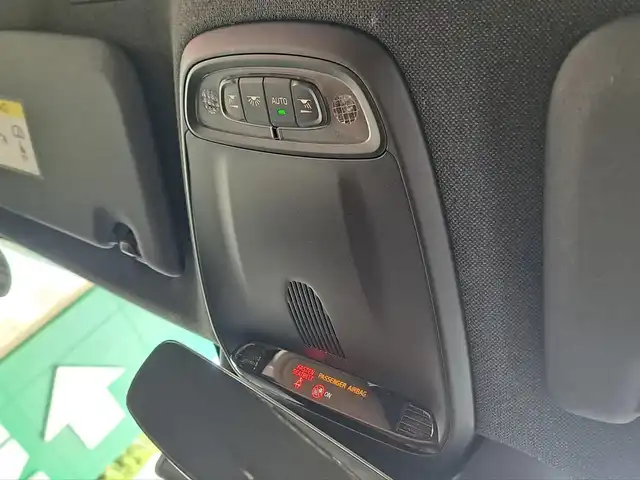 ボルボ ＸＣ４０ B4 AWD インスクリプション 大阪府 2020(令2)年 3.8万km ぺブルグレー /禁煙車//純正9インチディスプレイナビ/・FM・AM・BT・フルセグTV・Applecarplay・AndroidAuto//ハーマンカードンサウンド//アンバーレザーシート//前席シートヒーター・パワーシート//全方位カメラ//ハンズフリーパワーテールゲート//置くだけ充電//オレフォス社製クリスタルシフトノブ//ルーフレール//アイドリングストップ//BLIS(ブラインスポットアシスト)//LKA//パークアシスト//ETC2.0//LEDヘッドライト//ディーラーオプション360度＆後方ドラレコ//保証書//取扱説明書//スペアキー