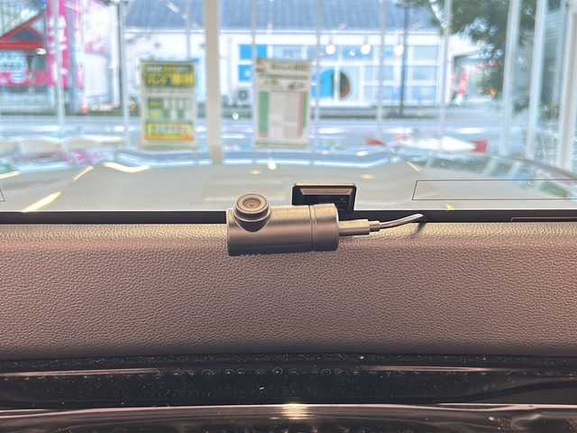 トヨタ プリウス G 岐阜県 2023(令5)年 1.2万km アティチュードブラックマイカ 純正ナビゲーション/アラウンドビューカメラ/フルセグテレビ/Bluetooth/ワンオーナー/ETC2.0/前後ドライブレコーダー/クルーズコントロール/オートエアコン/シートヒーター/プッシュスタート/スマートキー/スペアキー/純正アルミホイール/純正フロアマット/LEDヘッドライト/オートライト/オートマチックハイビーム