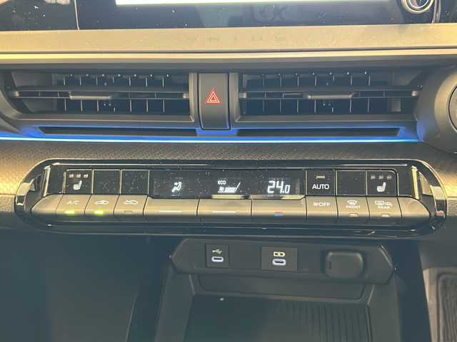 トヨタ プリウス G 岐阜県 2023(令5)年 1.2万km アティチュードブラックマイカ 純正ナビゲーション/アラウンドビューカメラ/フルセグテレビ/Bluetooth/ワンオーナー/ETC2.0/前後ドライブレコーダー/クルーズコントロール/オートエアコン/シートヒーター/プッシュスタート/スマートキー/スペアキー/純正アルミホイール/純正フロアマット/LEDヘッドライト/オートライト/オートマチックハイビーム