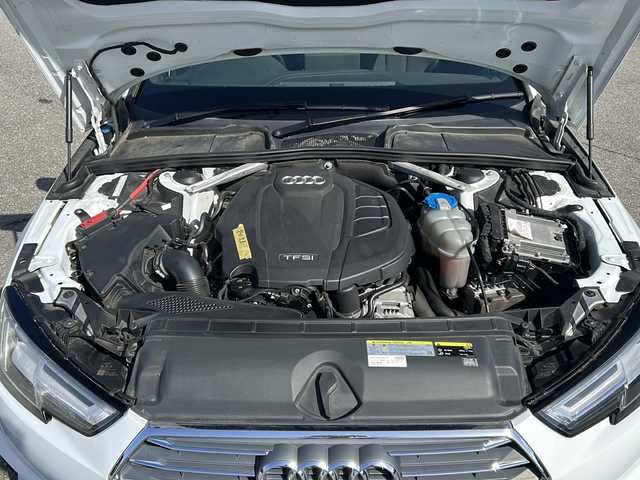 アウディ Ａ４ 2．0TFSIスポーツ 富山県 2017(平29)年 11.3万km 白 禁煙車/純正ディスプレイオーディオ/全方位カメラ/ワンセグＴＶ/クルーズコントロール/レーンキープアシスト/コーナーセンサー/衝突軽減ブレー/ＵＳＢ入力端子/MTモード付AT/純正フロアマット/純正アルミホイール/電動シート/ヒートシーター/LEDヘッドライト/オートライト/ドライブレコーダー/ＥＴＣ