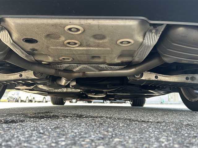 アウディ Ａ４ 2．0TFSIスポーツ 富山県 2017(平29)年 11.3万km 白 禁煙車/純正ディスプレイオーディオ/全方位カメラ/ワンセグＴＶ/クルーズコントロール/レーンキープアシスト/コーナーセンサー/衝突軽減ブレー/ＵＳＢ入力端子/MTモード付AT/純正フロアマット/純正アルミホイール/電動シート/ヒートシーター/LEDヘッドライト/オートライト/ドライブレコーダー/ＥＴＣ
