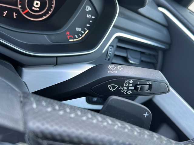 アウディ Ａ４ 2．0TFSIスポーツ 富山県 2017(平29)年 11.3万km 白 禁煙車/純正ディスプレイオーディオ/全方位カメラ/ワンセグＴＶ/クルーズコントロール/レーンキープアシスト/コーナーセンサー/衝突軽減ブレー/ＵＳＢ入力端子/MTモード付AT/純正フロアマット/純正アルミホイール/電動シート/ヒートシーター/LEDヘッドライト/オートライト/ドライブレコーダー/ＥＴＣ