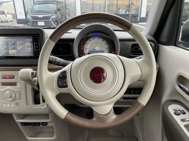 スズキ ラパン ＬＣ X 千葉県 2022(令4)年 2.5万km フォーンベージュメタリック/アーバンブラウン 2トーン 純正メモリナビ/(CD/DVD/BT/AM/FM)/フルセグTV/全周囲カメラ/ハーフレザーシート/シートヒーター/衝突被害軽減システム/車線逸脱警報/コーナーセンサー前後/ETC/LEDヘッドライト/オートライト/アイドリングストップ/ウィンカーミラー/電動格納ミラー/純正14インチAW/シートリフター/横滑り防止装置/プッシュスタート/スマートキー/フロアマット/ドアバイザー/取扱説明書/保証書