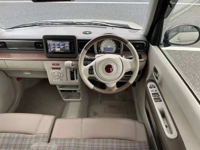 スズキ ラパン ＬＣ X 千葉県 2022(令4)年 2.5万km フォーンベージュメタリック/アーバンブラウン 2トーン 純正メモリナビ/(CD/DVD/BT/AM/FM)/フルセグTV/全周囲カメラ/ハーフレザーシート/シートヒーター/衝突被害軽減システム/車線逸脱警報/コーナーセンサー前後/ETC/LEDヘッドライト/オートライト/アイドリングストップ/ウィンカーミラー/電動格納ミラー/純正14インチAW/シートリフター/横滑り防止装置/プッシュスタート/スマートキー/フロアマット/ドアバイザー/取扱説明書/保証書