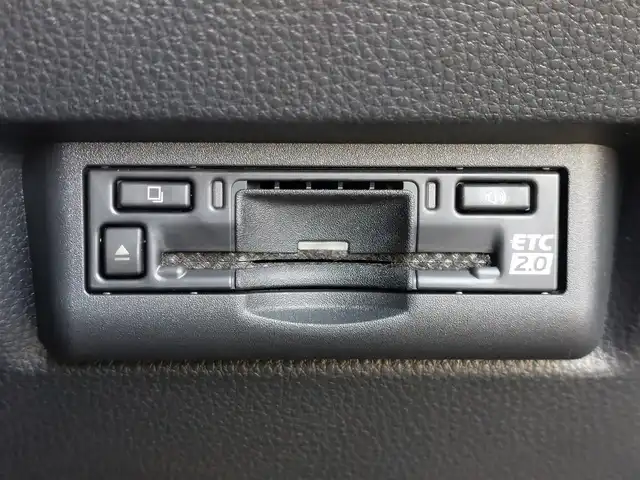 トヨタ ランドクルーザー ２５０ ZX 東京都 2024(令6)年 0.8万km ブラック ワンオーナー/ムーンルーフ/バグガード/メーカーＤＡナビ/フルセグTV/ＪＢＬプレミアムサウンド/パノラミックビューモニター/デジタルインナーミラー/ワイヤレス充電器/ビルトインＥＴＣ２．０/トヨタセーフティセンス/レーダークルーズコントロール/コーナーセンサー/プリクラッシュセーフティ/レーンキープアシスト/ブラインドスポットモニター/アクセル踏み間違い防止/ヒルディセントコントロール/ヘッドアップディスプレイ/パドルシフト/レザーシート/パワーシート/シートヒーター/ベンチレーション/ステアリングヒーター/パワーバックドア/ルーフレール/純正２０インチアルミホイール/ＬＥＤヘッドライト/純正エンジンスターター