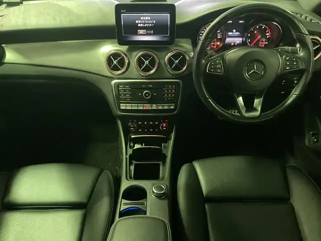 メルセデス・ベンツ ＧＬＡ２２０ 和歌山県 2018(平30)年 5.5万km ポーラホワイト プレミアムパッケージ/SR /黒革 /harman/kardon /純ナビ /Bカメラ /CarPlay /フルセグTV /オートテールゲート /パワーシート /シートヒーター /キーレスゴー /アイドリングストップ /パドルシフト /純18incAW /LEDライト /ETC