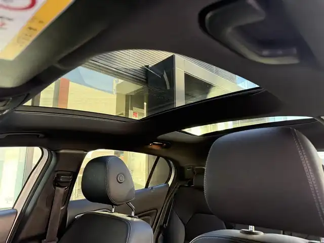 メルセデス・ベンツ ＧＬＡ２２０ 和歌山県 2018(平30)年 5.5万km ポーラホワイト プレミアムパッケージ/SR /黒革 /harman/kardon /純ナビ /Bカメラ /CarPlay /フルセグTV /オートテールゲート /パワーシート /シートヒーター /キーレスゴー /アイドリングストップ /パドルシフト /純18incAW /LEDライト /ETC