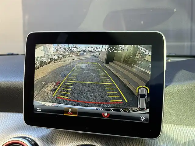 メルセデス・ベンツ ＧＬＡ２２０ 和歌山県 2018(平30)年 5.5万km ポーラホワイト プレミアムパッケージ/SR /黒革 /harman/kardon /純ナビ /Bカメラ /CarPlay /フルセグTV /オートテールゲート /パワーシート /シートヒーター /キーレスゴー /アイドリングストップ /パドルシフト /純18incAW /LEDライト /ETC