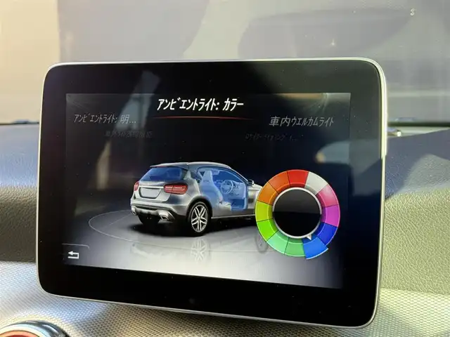 メルセデス・ベンツ ＧＬＡ２２０ 和歌山県 2018(平30)年 5.5万km ポーラホワイト プレミアムパッケージ/SR /黒革 /harman/kardon /純ナビ /Bカメラ /CarPlay /フルセグTV /オートテールゲート /パワーシート /シートヒーター /キーレスゴー /アイドリングストップ /パドルシフト /純18incAW /LEDライト /ETC