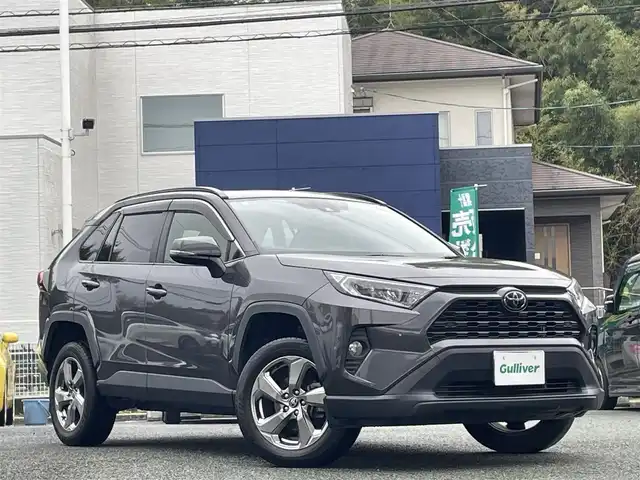 トヨタ ＲＡＶ４ X 熊本県 2020(令2)年 6.5万km グレーメタリック ワンオーナー/サンルーフ/インチアップ車/純正SDナビ（NSZT-Y68T）/【フルセグTV/Bluetooth/HDMI/CD/DVD】/バックカメラ/クルーズコントロール/プリクラッシュセーフティ/パーキングサポートブレーキ/パーキングセンサー/オートハイビーム/車線維持支援/横滑り防止機能/電子パーキング/オートホールド/MTモード/純正18インチアルミホイール/RAV4アルミ製ペダル/ステアリングスイッチ/ETC/前後ドライブレコーダー/スペアキー/純正フロアマット/取扱説明書