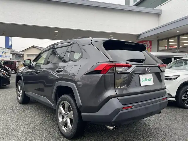 トヨタ ＲＡＶ４ X 熊本県 2020(令2)年 6.5万km グレーメタリック ワンオーナー/サンルーフ/インチアップ車/純正SDナビ（NSZT-Y68T）/【フルセグTV/Bluetooth/HDMI/CD/DVD】/バックカメラ/クルーズコントロール/プリクラッシュセーフティ/パーキングサポートブレーキ/パーキングセンサー/オートハイビーム/車線維持支援/横滑り防止機能/電子パーキング/オートホールド/MTモード/純正18インチアルミホイール/RAV4アルミ製ペダル/ステアリングスイッチ/ETC/前後ドライブレコーダー/スペアキー/純正フロアマット/取扱説明書