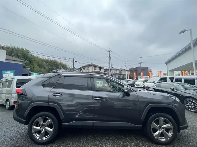 トヨタ ＲＡＶ４ X 熊本県 2020(令2)年 6.5万km グレーメタリック ワンオーナー/サンルーフ/インチアップ車/純正SDナビ（NSZT-Y68T）/【フルセグTV/Bluetooth/HDMI/CD/DVD】/バックカメラ/クルーズコントロール/プリクラッシュセーフティ/パーキングサポートブレーキ/パーキングセンサー/オートハイビーム/車線維持支援/横滑り防止機能/電子パーキング/オートホールド/MTモード/純正18インチアルミホイール/RAV4アルミ製ペダル/ステアリングスイッチ/ETC/前後ドライブレコーダー/スペアキー/純正フロアマット/取扱説明書