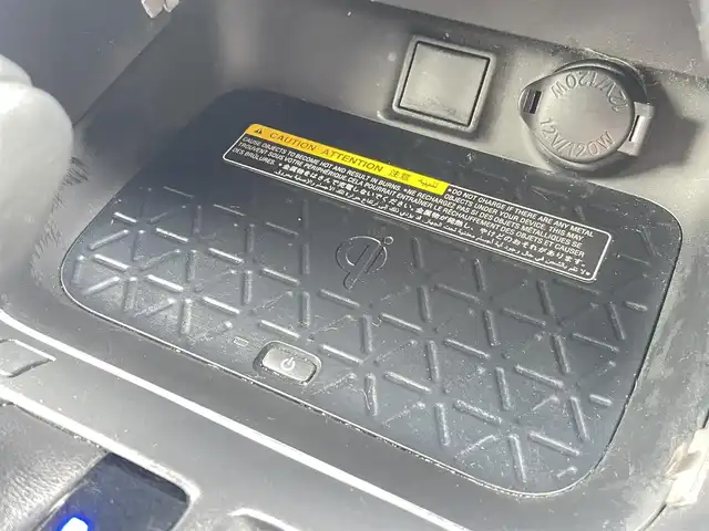 トヨタ ＲＡＶ４ X 熊本県 2020(令2)年 6.5万km グレーメタリック ワンオーナー/サンルーフ/インチアップ車/純正SDナビ（NSZT-Y68T）/【フルセグTV/Bluetooth/HDMI/CD/DVD】/バックカメラ/クルーズコントロール/プリクラッシュセーフティ/パーキングサポートブレーキ/パーキングセンサー/オートハイビーム/車線維持支援/横滑り防止機能/電子パーキング/オートホールド/MTモード/純正18インチアルミホイール/RAV4アルミ製ペダル/ステアリングスイッチ/ETC/前後ドライブレコーダー/スペアキー/純正フロアマット/取扱説明書