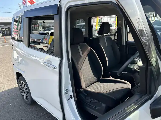 トヨタ ルーミー カスタムG 宮城県 2020(令2)年 2.7万km パールホワイトⅢ パノラミックビュー対応ナビレディパッケージ/・パノラミックビューモニター/・ステアリングスイッチ/＝＝＝/スマートアシスト/・衝突回避支援ブレーキ機能/・衝突警報機能/・車線逸脱警報機能/・ふらつき警報/・ブレーキ制御機能付誤発進抑制機能/・サイドビューランプ/・先行車発進お知らせ機能/・コーナーセンサー/・路側逸脱警報/・アダプティブドライビングビーム/・アダプティブクルーズコントロール/・標識認識機能/純正9インチナビ（NSZT-Y68T）/・CD/DVD/・Bluetooth/・フルセグTV/ビルトインETC/ドライブレコーダー/ウェルカムパワースライドドア（両側）/革巻きステアリング/電動パーキングブレーキ/ブレーキホールド/LEDヘッドランプ/フォグランプ/オートライト/スマートキー＆プッシュスタート/電動格納ミラー/純正14インチAW/純正フロアマット/純正ドアバイザー/Wエアバッグ