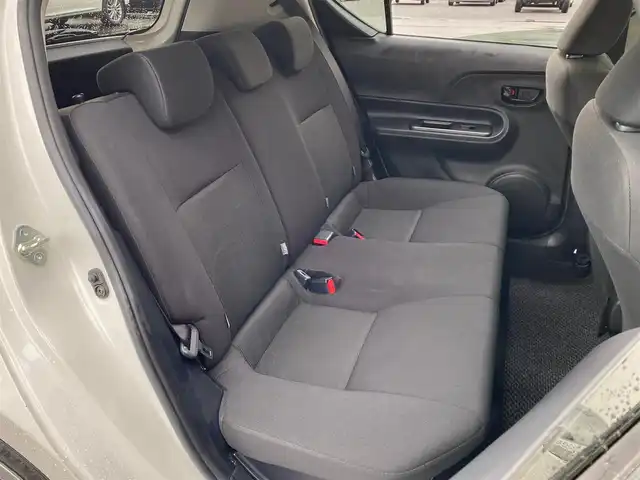 トヨタ アクア S スタイルブラック 岐阜県 2019(令1)年 9.5万km ホワイトパールクリスタルシャイン 純正ナビ(NSCN-W68)/ワンセグTV/Bluetooth/CD/トヨタセーフティセンス/・プリクラッシュセーフティ/・レーンディパーチャーアラート/・オートマチックハイビーム/クリアランスソナー/バックカメラ/ビルトインETC/オートライト/純正15インチホイール/社外フロアマット/スペアキー/スマートキー/保証書