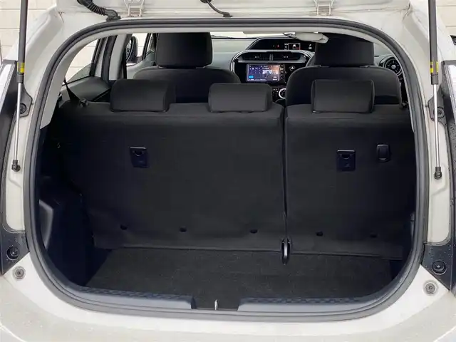 トヨタ アクア S スタイルブラック 岐阜県 2019(令1)年 9.5万km ホワイトパールクリスタルシャイン 純正ナビ(NSCN-W68)/ワンセグTV/Bluetooth/CD/トヨタセーフティセンス/・プリクラッシュセーフティ/・レーンディパーチャーアラート/・オートマチックハイビーム/クリアランスソナー/バックカメラ/ビルトインETC/オートライト/純正15インチホイール/社外フロアマット/スペアキー/スマートキー/保証書