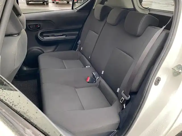 トヨタ アクア S スタイルブラック 岐阜県 2019(令1)年 9.5万km ホワイトパールクリスタルシャイン 純正ナビ(NSCN-W68)/ワンセグTV/Bluetooth/CD/トヨタセーフティセンス/・プリクラッシュセーフティ/・レーンディパーチャーアラート/・オートマチックハイビーム/クリアランスソナー/バックカメラ/ビルトインETC/オートライト/純正15インチホイール/社外フロアマット/スペアキー/スマートキー/保証書