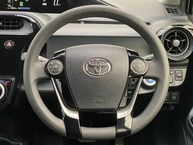 トヨタ アクア S スタイルブラック 岐阜県 2019(令1)年 9.5万km ホワイトパールクリスタルシャイン 純正ナビ(NSCN-W68)/ワンセグTV/Bluetooth/CD/トヨタセーフティセンス/・プリクラッシュセーフティ/・レーンディパーチャーアラート/・オートマチックハイビーム/クリアランスソナー/バックカメラ/ビルトインETC/オートライト/純正15インチホイール/社外フロアマット/スペアキー/スマートキー/保証書