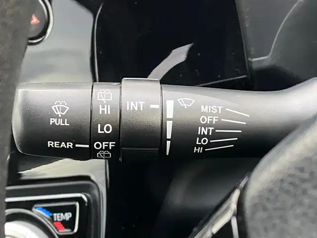 トヨタ アクア S スタイルブラック 岐阜県 2019(令1)年 9.5万km ホワイトパールクリスタルシャイン 純正ナビ(NSCN-W68)/ワンセグTV/Bluetooth/CD/トヨタセーフティセンス/・プリクラッシュセーフティ/・レーンディパーチャーアラート/・オートマチックハイビーム/クリアランスソナー/バックカメラ/ビルトインETC/オートライト/純正15インチホイール/社外フロアマット/スペアキー/スマートキー/保証書