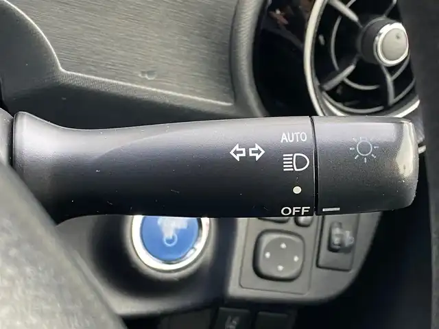 トヨタ アクア S スタイルブラック 岐阜県 2019(令1)年 9.5万km ホワイトパールクリスタルシャイン 純正ナビ(NSCN-W68)/ワンセグTV/Bluetooth/CD/トヨタセーフティセンス/・プリクラッシュセーフティ/・レーンディパーチャーアラート/・オートマチックハイビーム/クリアランスソナー/バックカメラ/ビルトインETC/オートライト/純正15インチホイール/社外フロアマット/スペアキー/スマートキー/保証書