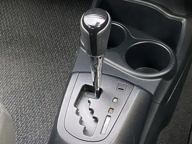 トヨタ アクア S スタイルブラック 岐阜県 2019(令1)年 9.5万km ホワイトパールクリスタルシャイン 純正ナビ(NSCN-W68)/ワンセグTV/Bluetooth/CD/トヨタセーフティセンス/・プリクラッシュセーフティ/・レーンディパーチャーアラート/・オートマチックハイビーム/クリアランスソナー/バックカメラ/ビルトインETC/オートライト/純正15インチホイール/社外フロアマット/スペアキー/スマートキー/保証書