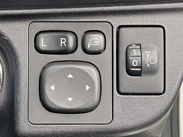 トヨタ アクア S スタイルブラック 岐阜県 2019(令1)年 9.5万km ホワイトパールクリスタルシャイン 純正ナビ(NSCN-W68)/ワンセグTV/Bluetooth/CD/トヨタセーフティセンス/・プリクラッシュセーフティ/・レーンディパーチャーアラート/・オートマチックハイビーム/クリアランスソナー/バックカメラ/ビルトインETC/オートライト/純正15インチホイール/社外フロアマット/スペアキー/スマートキー/保証書