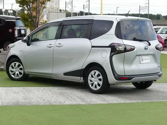 トヨタ シエンタ ハイブリッド G 千葉県 2016(平28)年 5.2万km シルバーM 両側パワースライドドア/純正SDナビ/ワンセグTV/【CD再生可　Bluetooth接続】/バックカメラ/ETC/LEDヘッドライト/フォグライト/ウインカーミラー/革巻きステアリング/ステアリングスイッチ/スマートキー