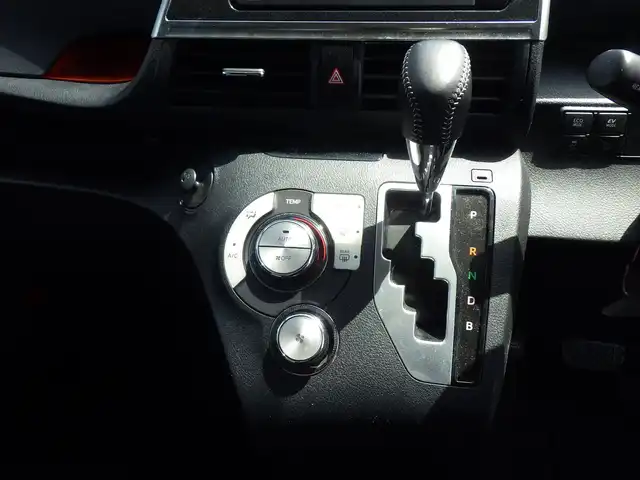 トヨタ シエンタ ハイブリッド G 千葉県 2016(平28)年 5.2万km シルバーM 両側パワースライドドア/純正SDナビ/ワンセグTV/【CD再生可　Bluetooth接続】/バックカメラ/ETC/LEDヘッドライト/フォグライト/ウインカーミラー/革巻きステアリング/ステアリングスイッチ/スマートキー