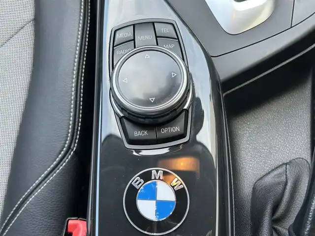 ＢＭＷ １１６ｉ スタイル 兵庫県 2015(平27)年 11.2万km グレー 純正ナビ/(CD/DVD/BT/USB/AUX)/バックカメラ/ETC/後方コーナーセンサー/MTモード付AT/スマートキー/社外フロアマット/純正アルミ16インチ